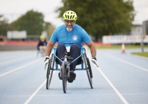 Mo pushing towards the camera on the track