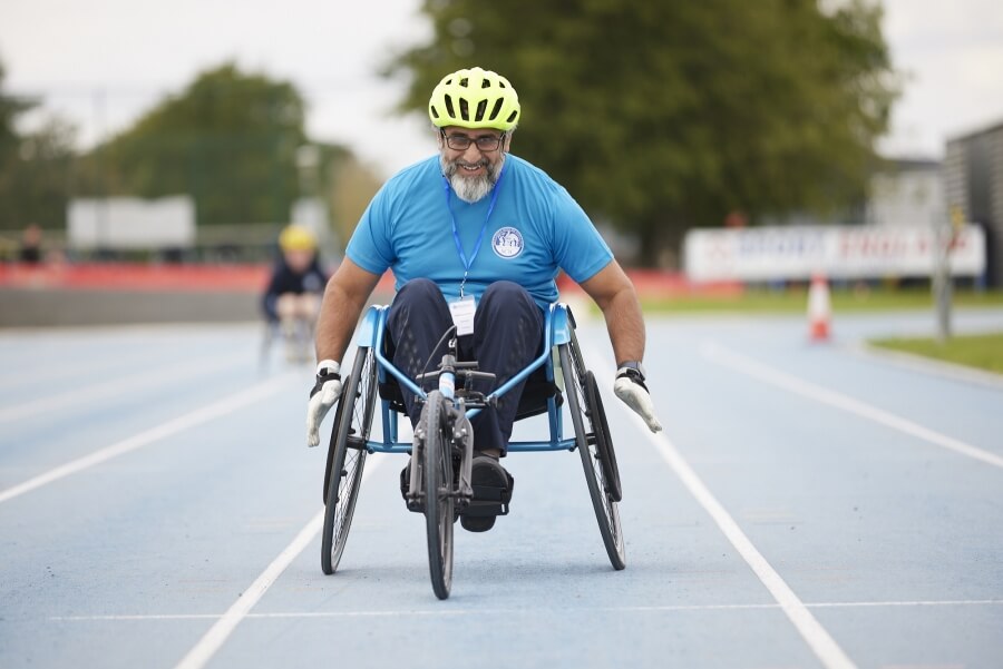 Mo pushing towards the camera on the track