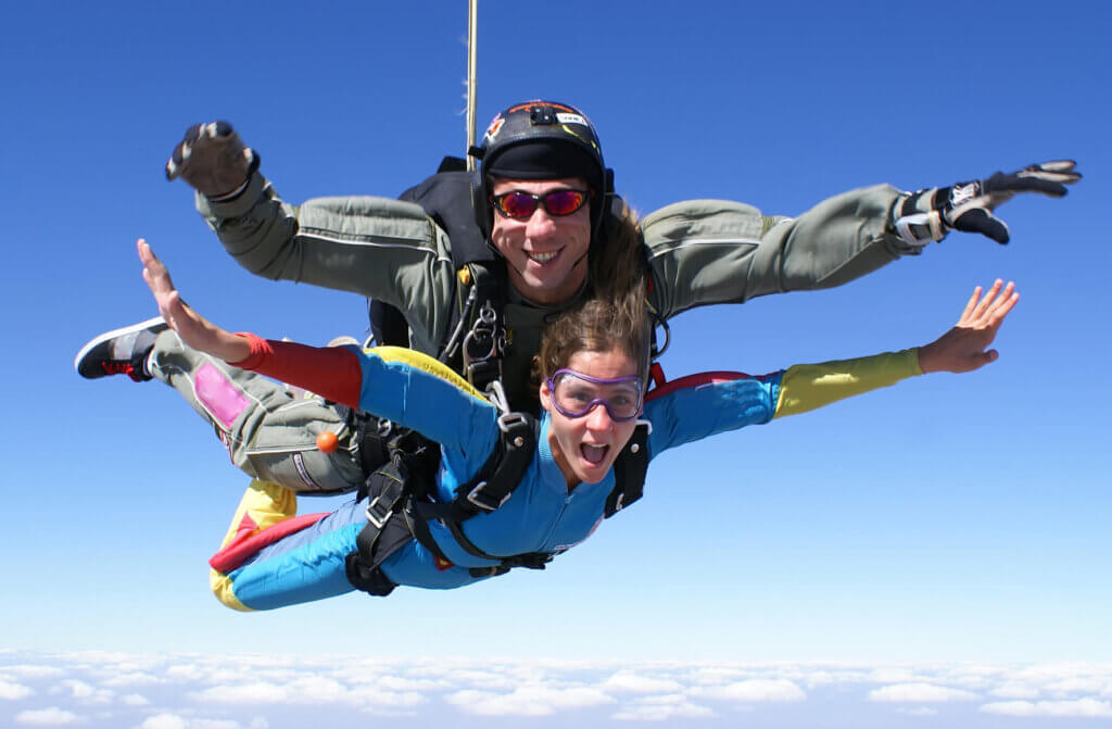 skydiving couple